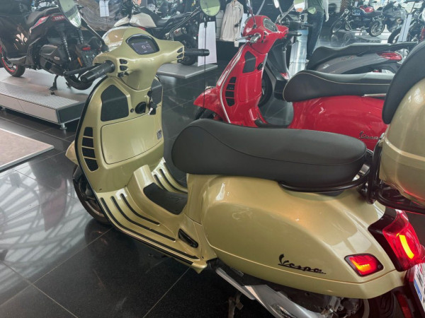 Vespa GTS 125 75th